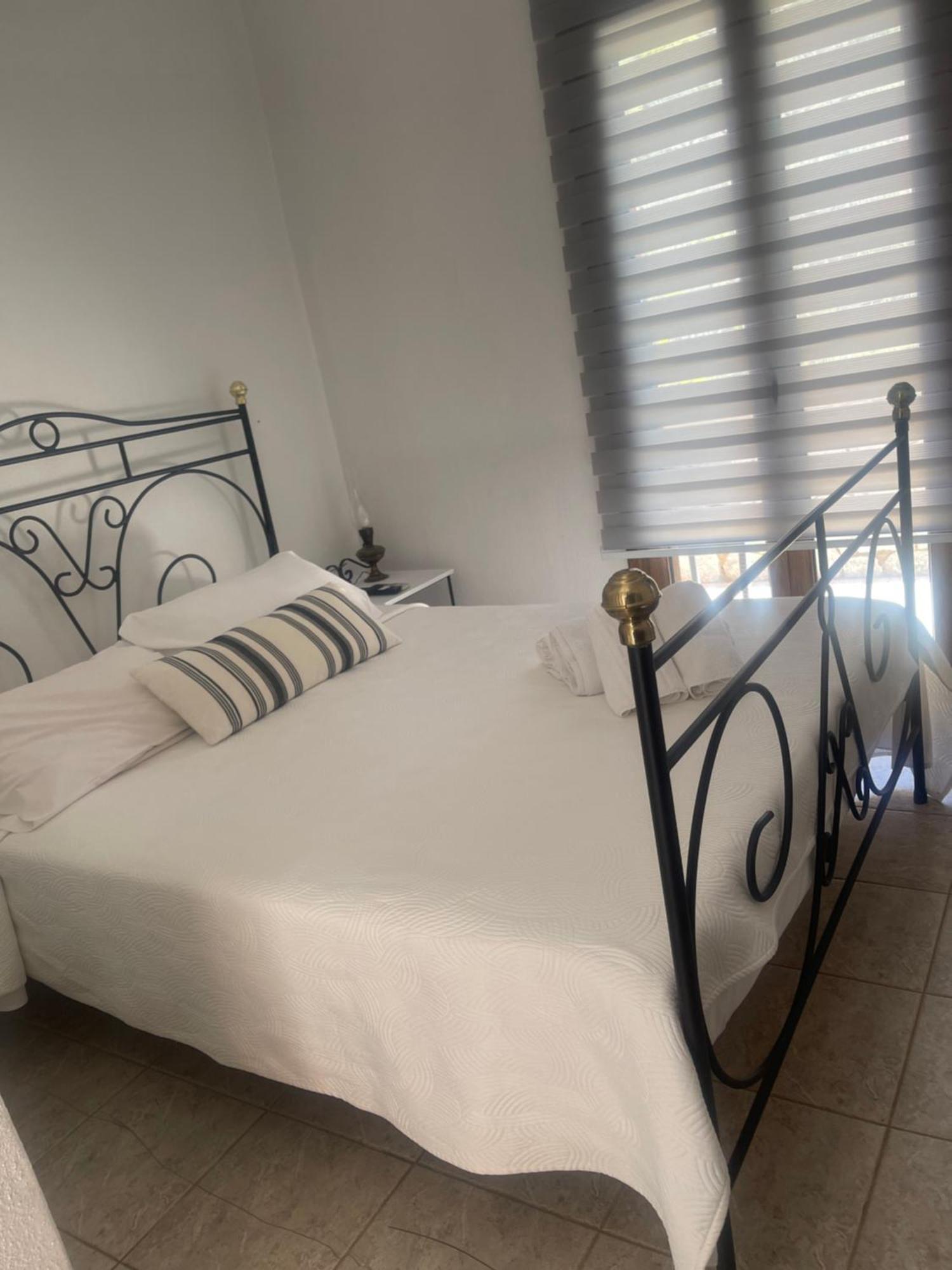 Néon Oítilon Lithos By The Sea Bed & Breakfast エクステリア 写真