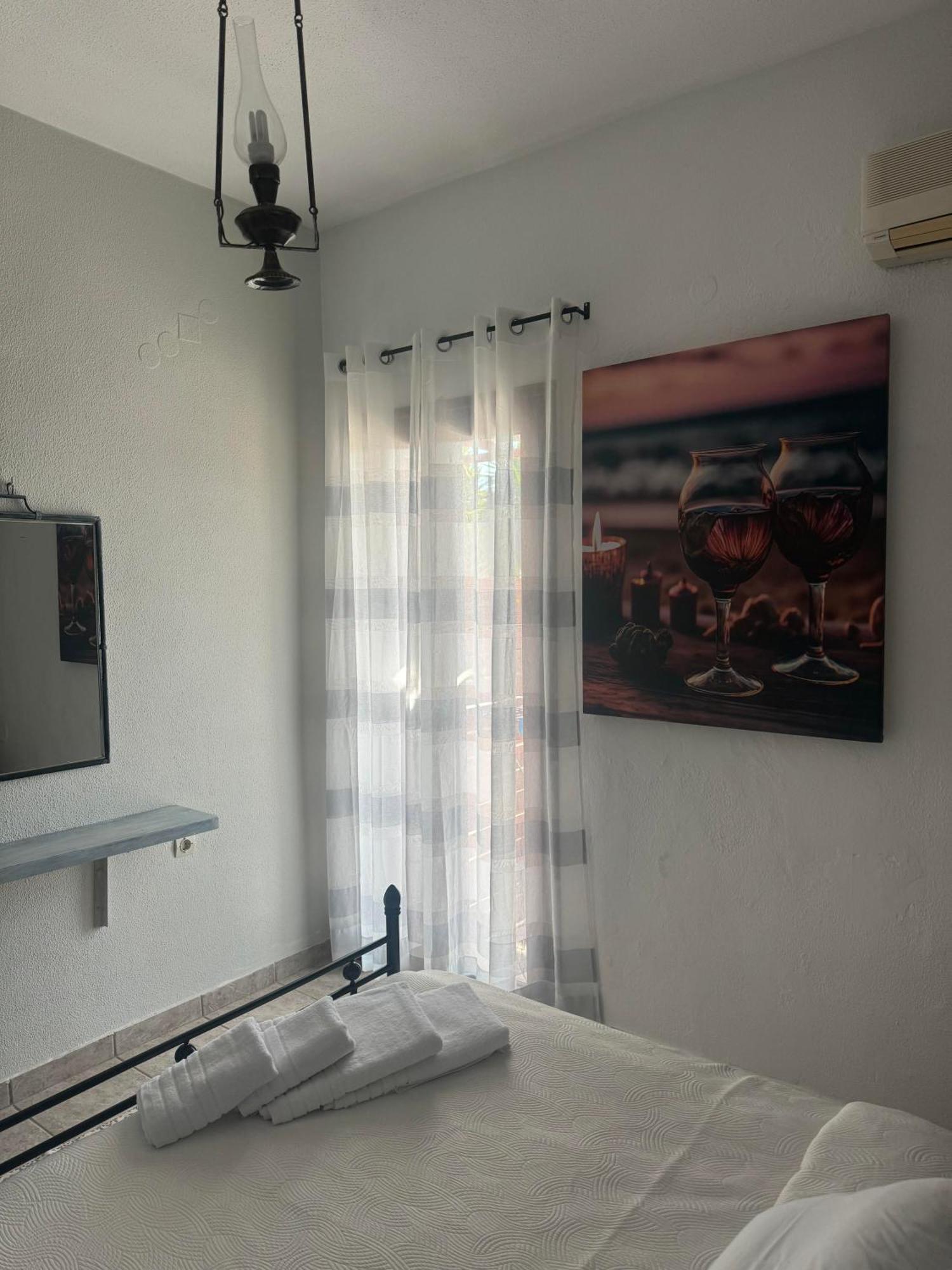 Néon Oítilon Lithos By The Sea Bed & Breakfast エクステリア 写真